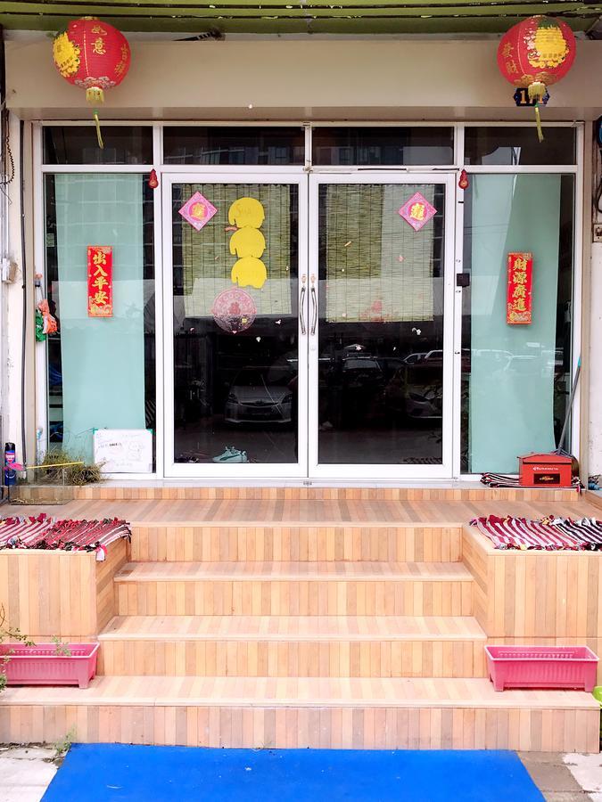 Small Elephant Hostel Bangkok Exterior foto